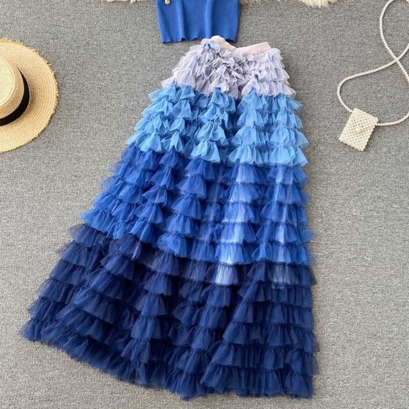 Women Pearls Golden Buttons Knitted Top And Long Skirts - Picture 8 of 12